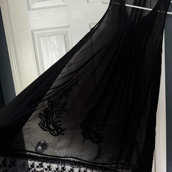 Embroidered lace shift dress - Picture 3 of 4